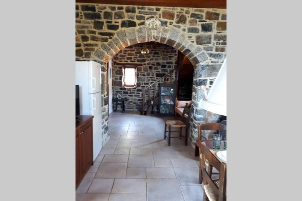 Traditional Stone House By The Sea... Kapetanianá Exteriör bild