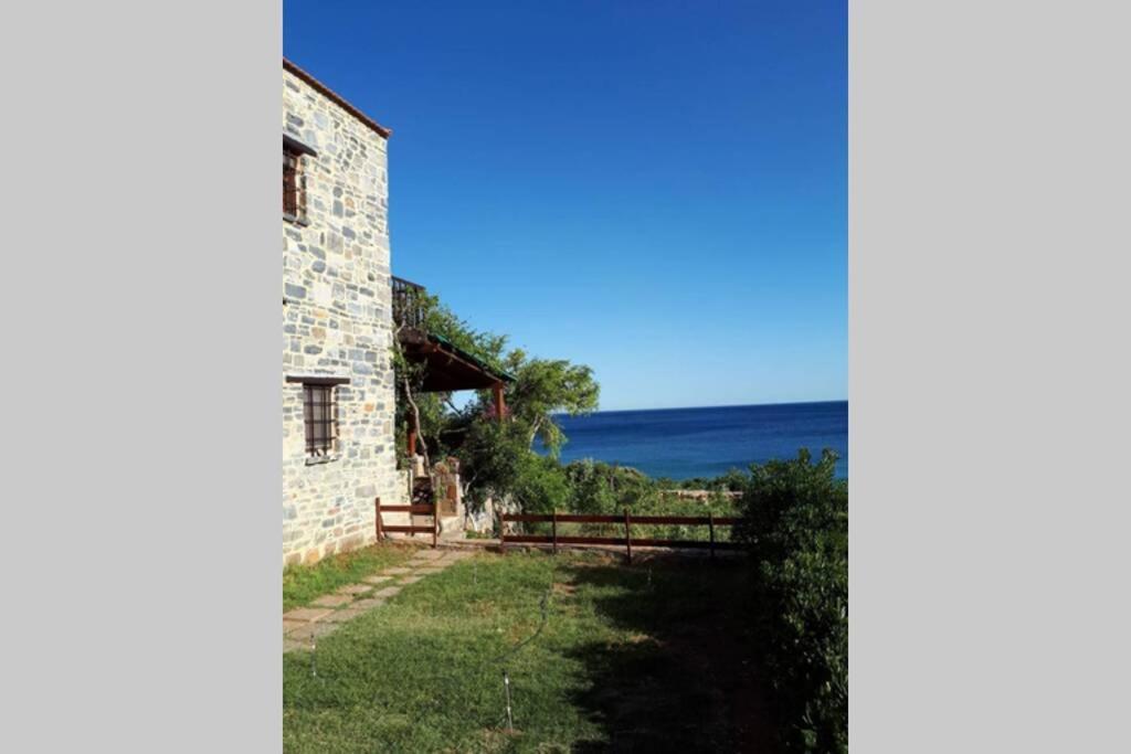 Traditional Stone House By The Sea... Kapetanianá Exteriör bild