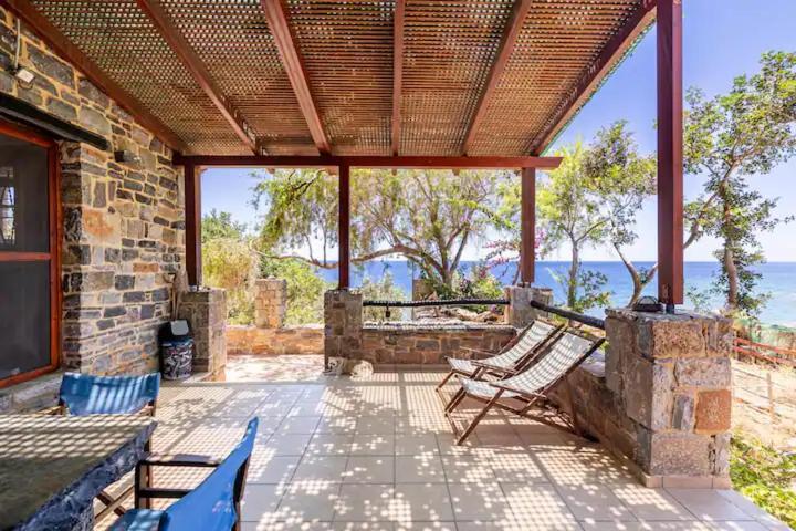 Traditional Stone House By The Sea... Kapetanianá Exteriör bild