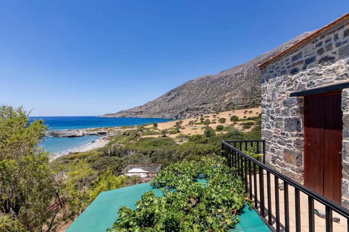 Traditional Stone House By The Sea... Kapetanianá Exteriör bild